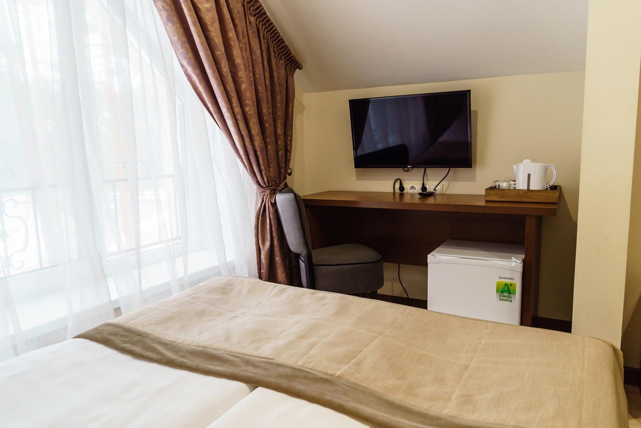 Isloch Park Hotel Rakaw Екстериор снимка