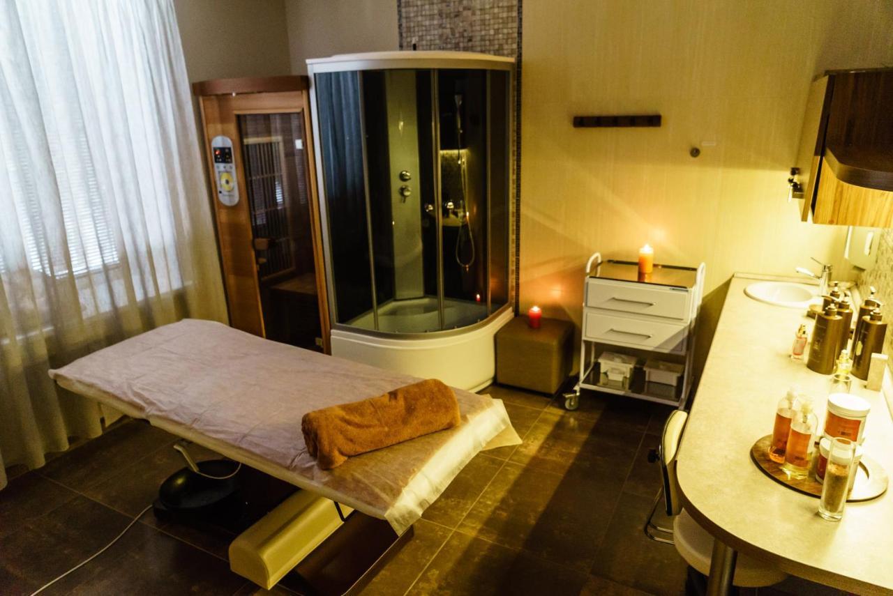 Isloch Park Hotel Rakaw Екстериор снимка