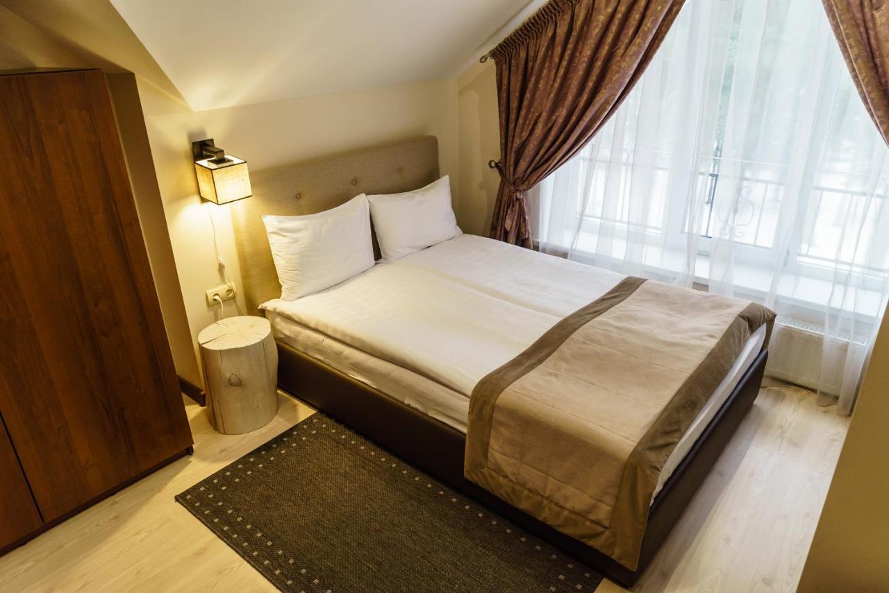 Isloch Park Hotel Rakaw Екстериор снимка