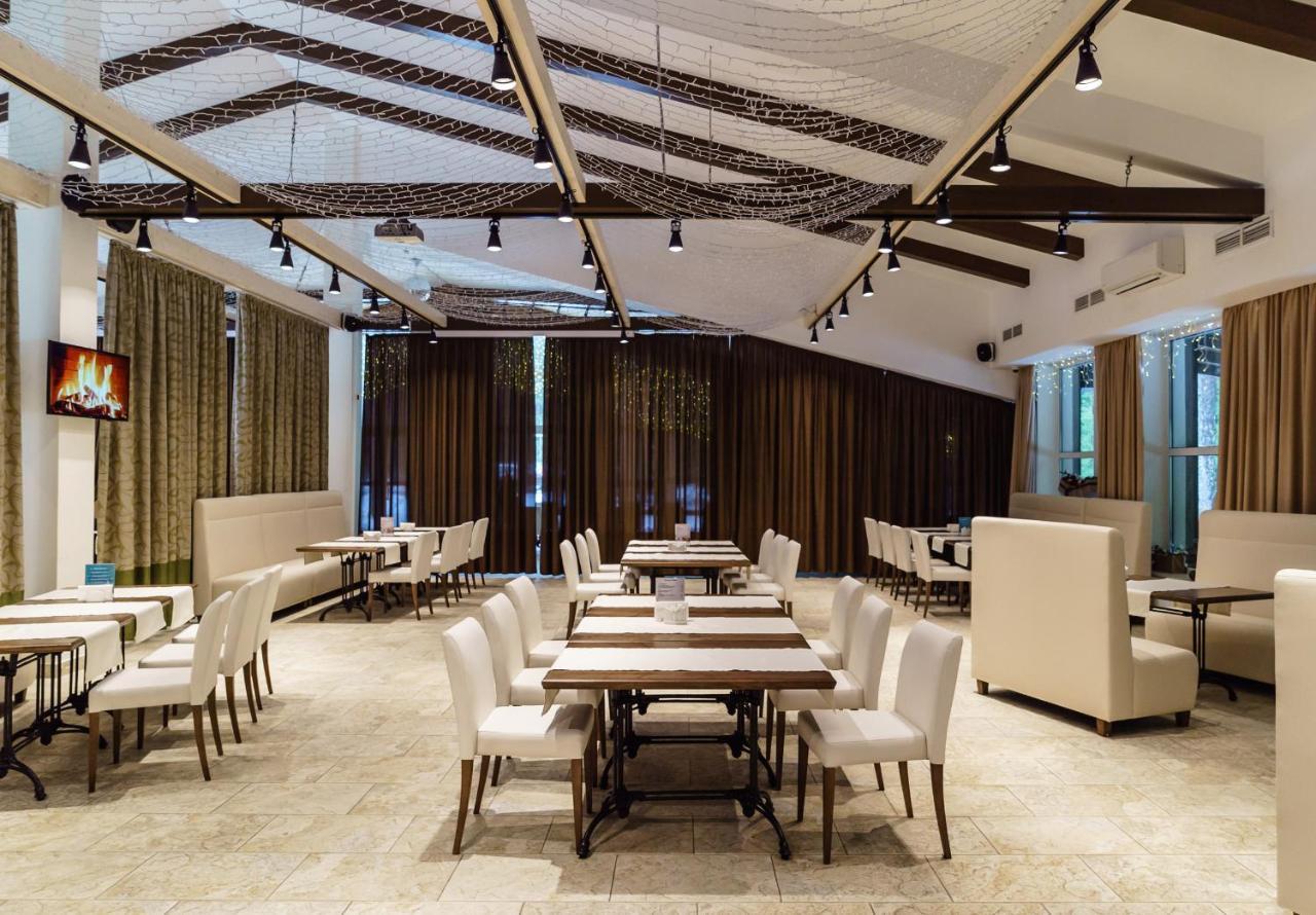 Isloch Park Hotel Rakaw Екстериор снимка