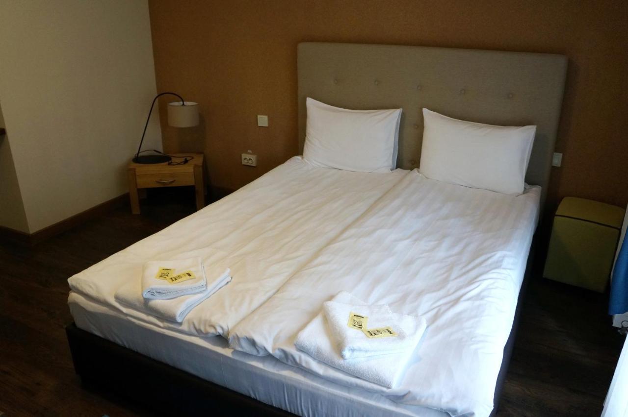 Isloch Park Hotel Rakaw Екстериор снимка