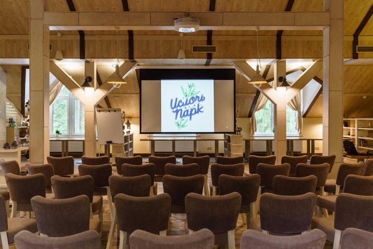 Isloch Park Hotel Rakaw Екстериор снимка