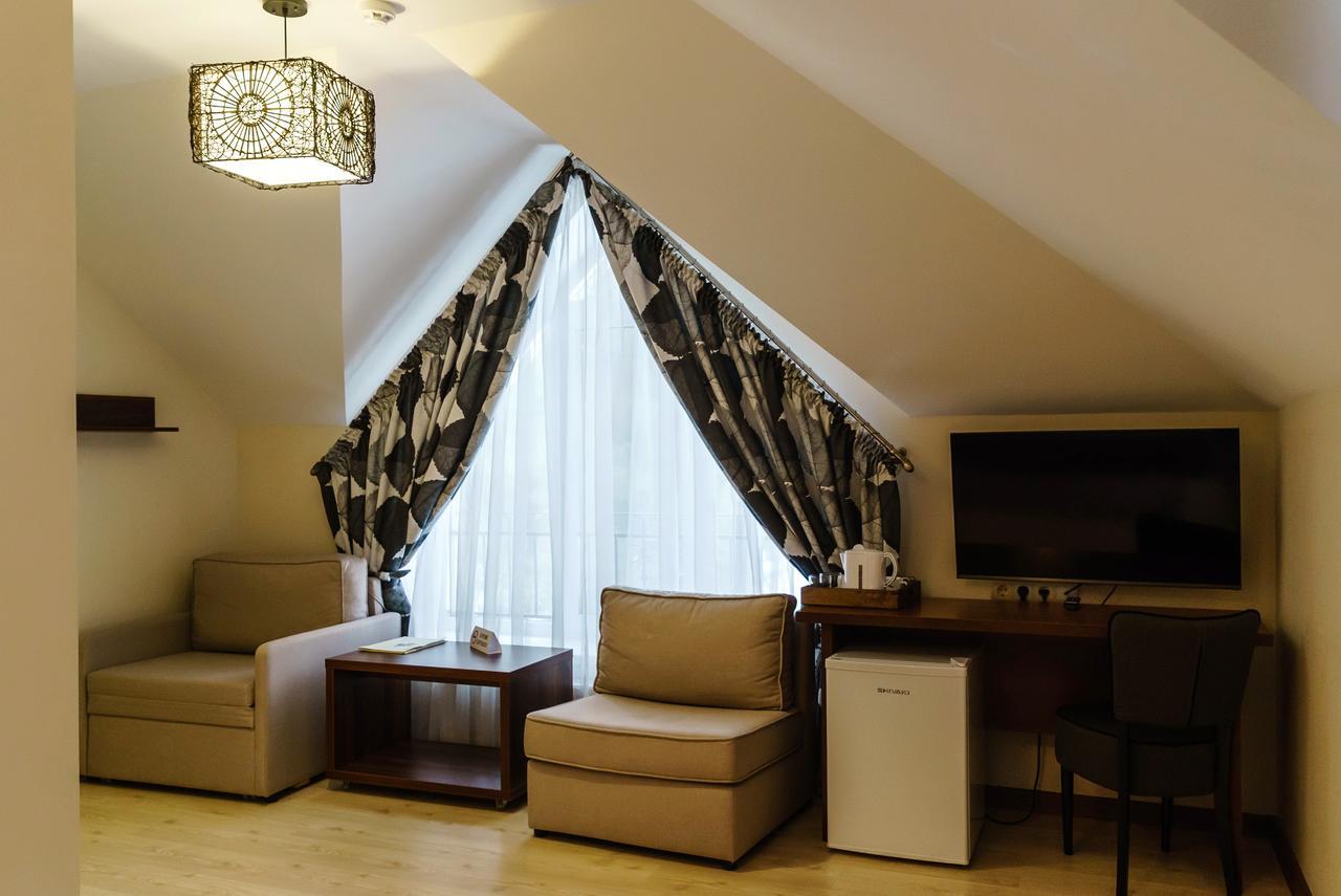 Isloch Park Hotel Rakaw Екстериор снимка